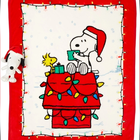 Peanuts Snoopy on Holiday Doghouse Hallmark Christmas Tree Ornament - Picture 12 of 16